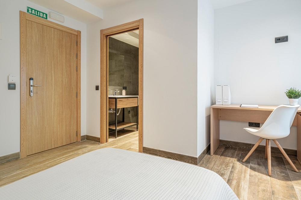 Ronces Hotel *